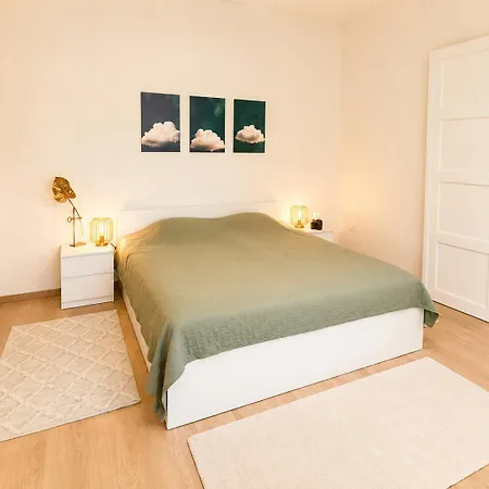 Tagas Csaladoknak Appartement *